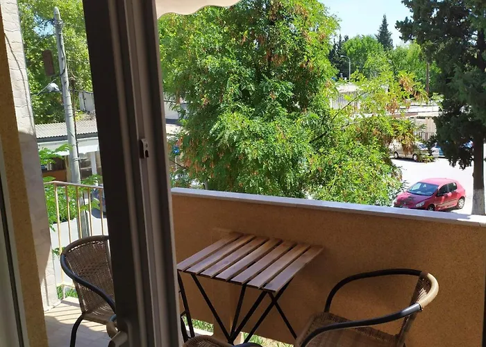 Modern 2bdr 100sqm Airport 10min And Free Parking